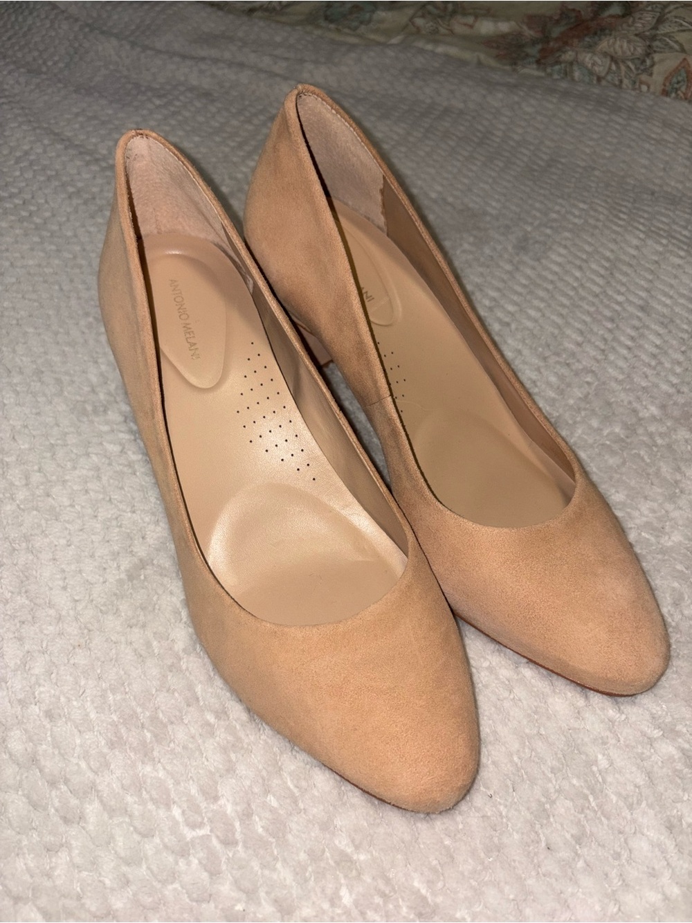Antonio Milani size 9.5 Women’s Nude Suede Pointed-Toe Pump